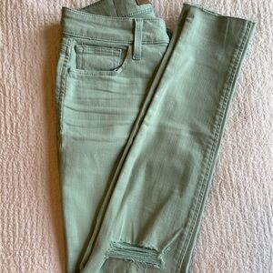 Joes Flawless Midrise Skinny 25W in light green.